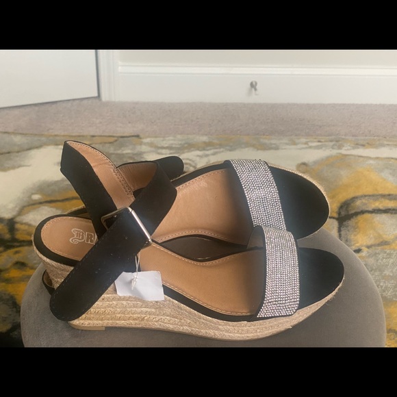 Faux Diamond Studded Wedged Sandals - Picture 3 of 4